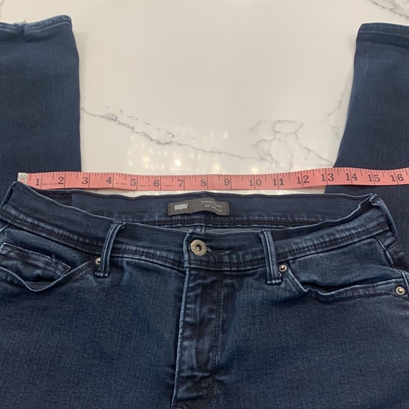 Levis Women’s Perfectly Slimming Skinny Leg Dark Blue Denim Jean. Size 31‎ (635) - Picture 9 of 16